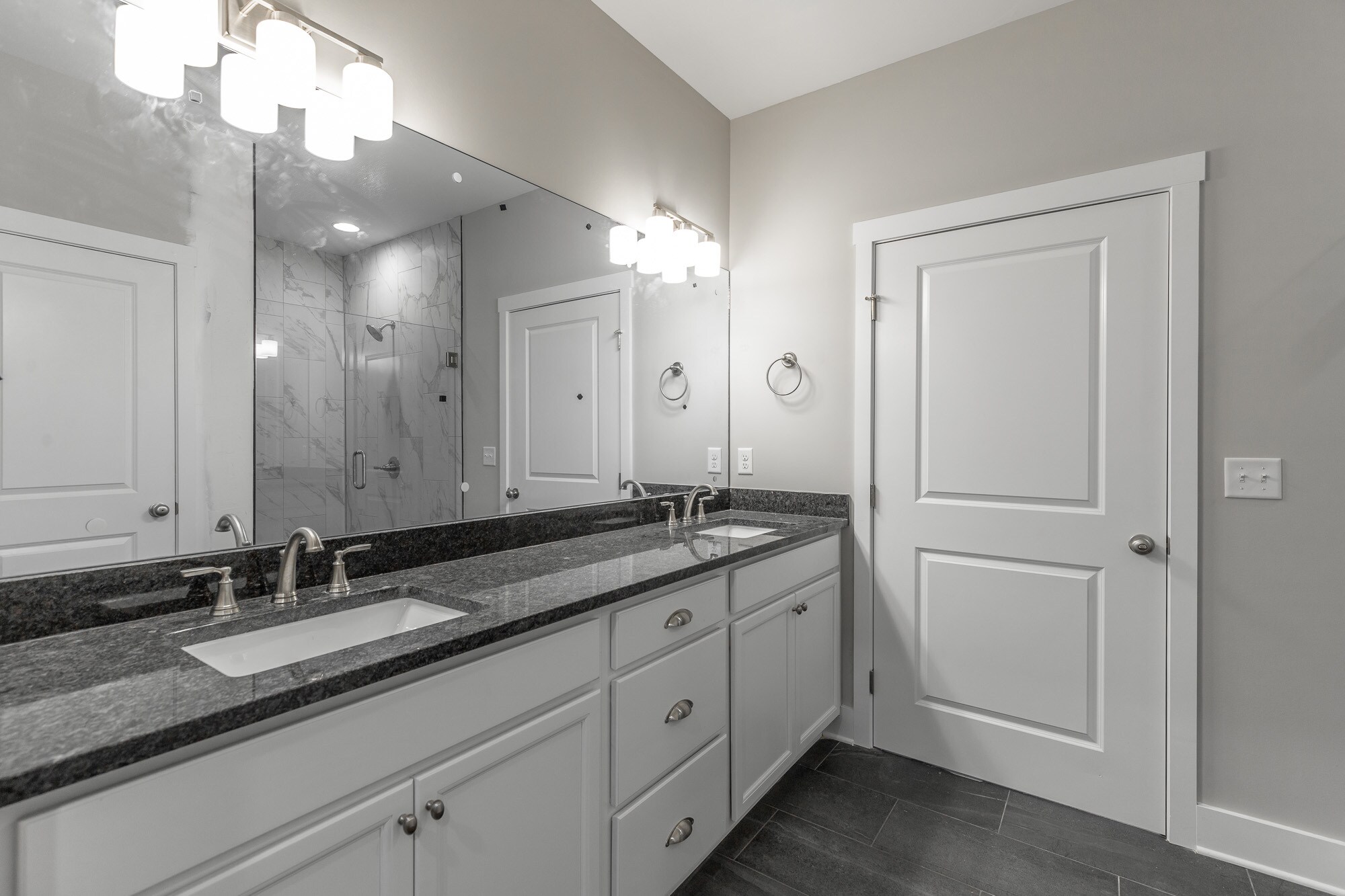 Building Photo - 4646 Heiskell Dr