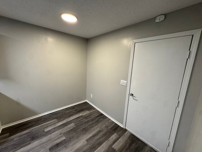 Building Photo - FIRST FULLS MONTHS RENT FREE