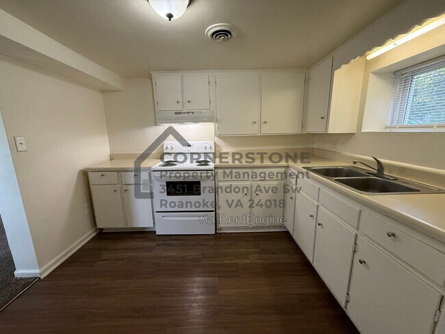 Building Photo - 9536 Hardy Rd
