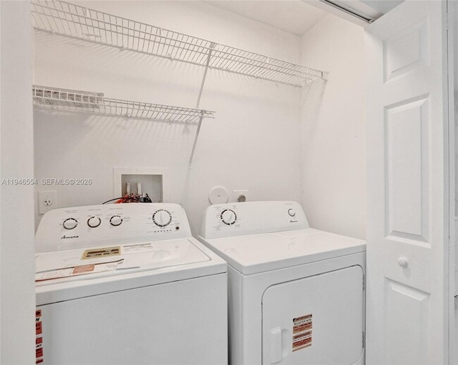 Building Photo - 1846 Racquet Ct