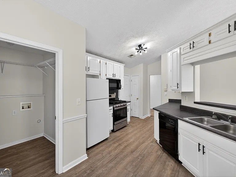 Building Photo - 222 Eagles Crest Ct