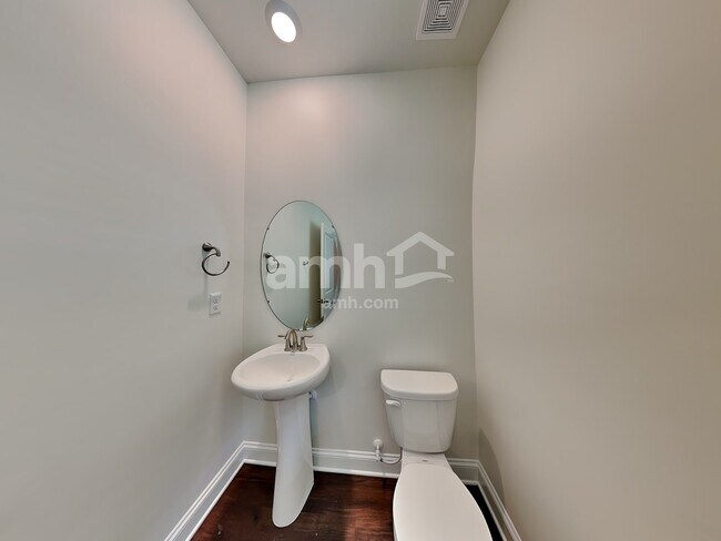 Building Photo - 639 Rivermist Dr