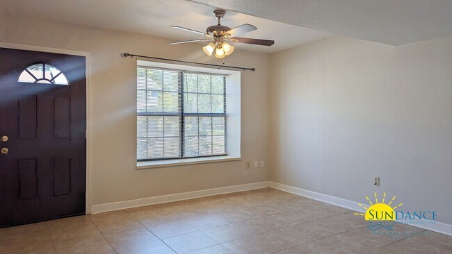 Building Photo - Nice 2 Bedroom Townhouse in Fort Walton
