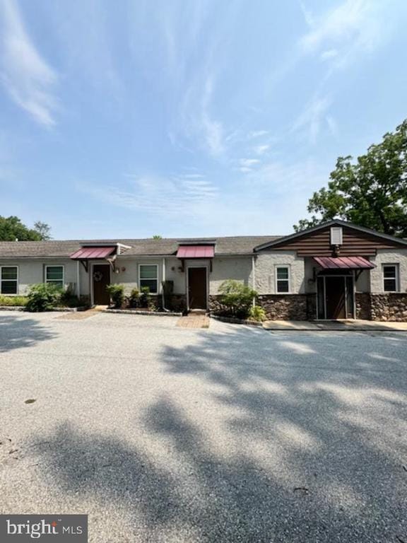 Building Photo - 85 VALLEY