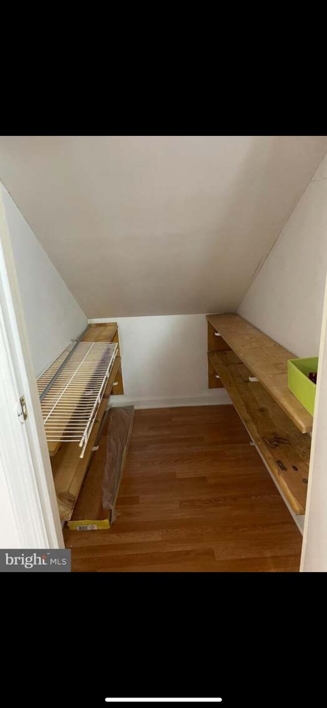 Building Photo - 1204 W