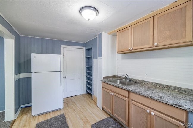 Building Photo - 348 Lenox Ave