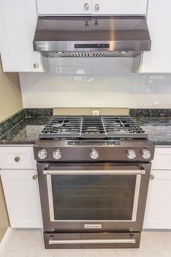 Building Photo - Charming 3 bedroom 2 bath home in Southland neighborhood!