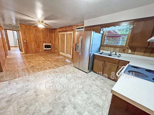 Building Photo - 320 Mockingbird Ln