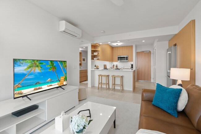 Building Photo - Fully furnished 1-bed, 1-bath, 1-parking a...