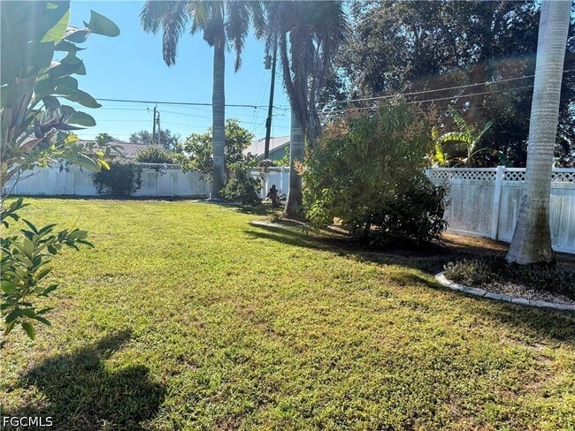 Building Photo - 4436 SE 11th Pl