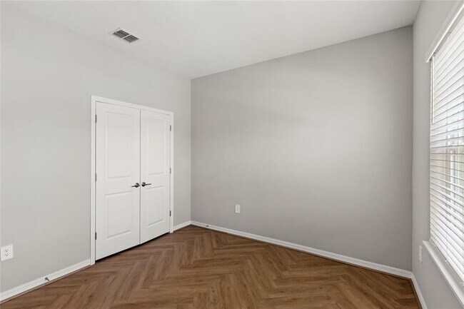 Building Photo - 2146 Ridge Pointe Ln