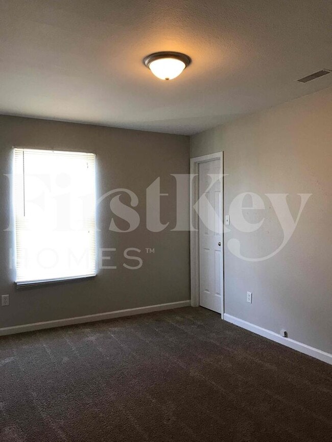 Building Photo - 11205 Fall Dr