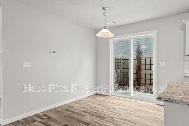 Building Photo - 7684 S Seabreeze Way