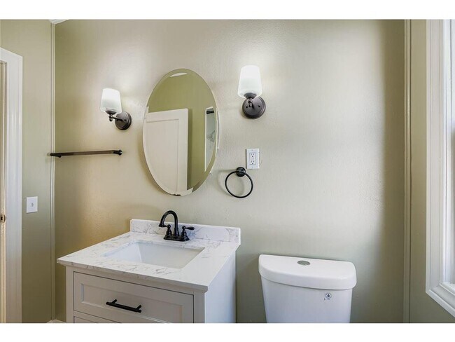 Building Photo - 837 Bidwell St