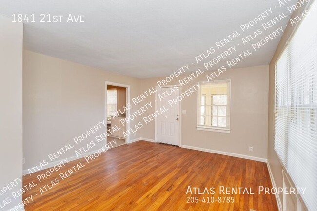 Building Photo - 1841 21st Ave