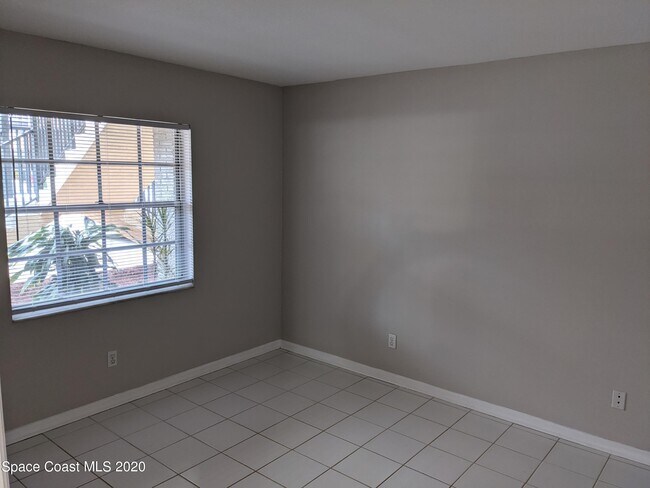 Building Photo - 3070 Sir Hamilton Cir