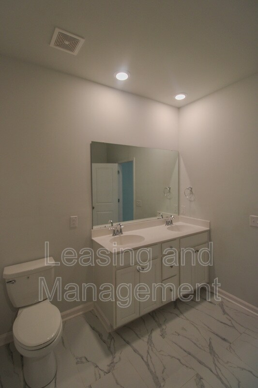 Building Photo - 150 Daniels Creek Cir