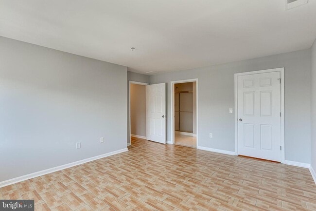 Building Photo - 31 Lambourne Rd