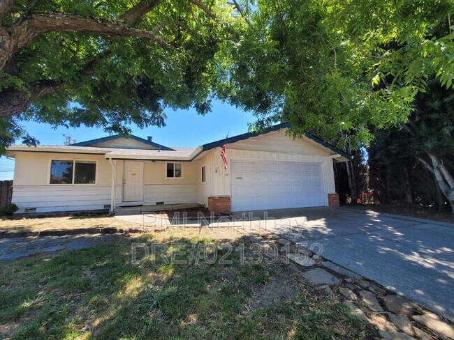 Building Photo - 1325 Canterbury Dr