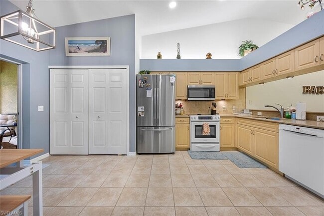 Building Photo - 25727 Lake Amelia Way