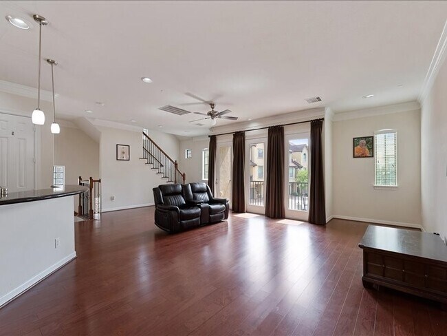 Primary Photo - 5502 Lunia Ln