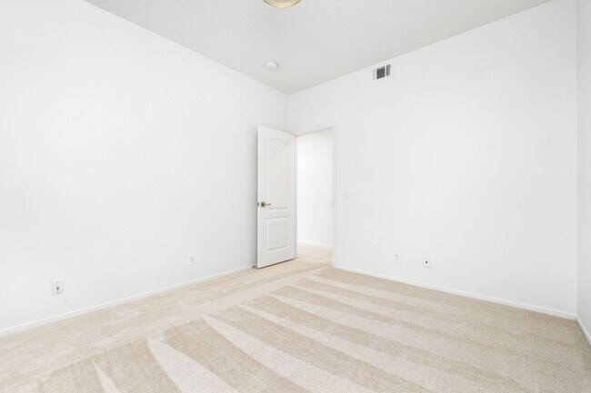 Building Photo - Newport Beach Townhome  for Lease