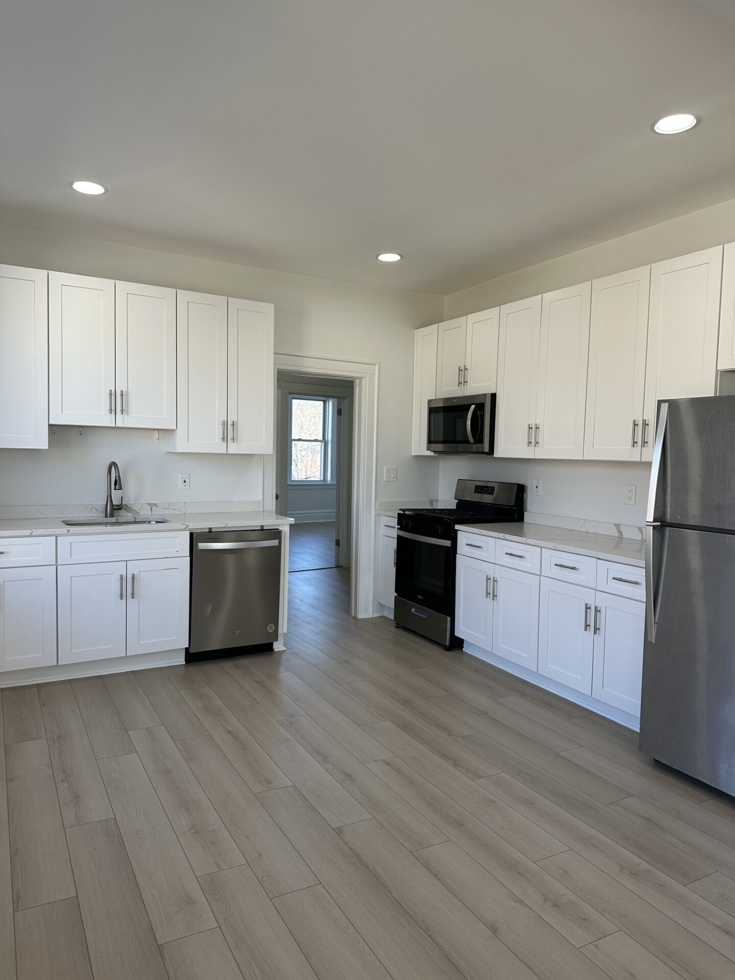 Building Photo - 319 Bloomfield Ave