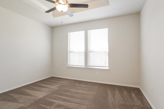 Building Photo - 14715 Sierra Garden Dr