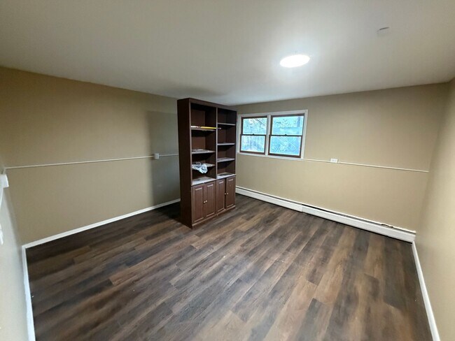 Building Photo - New-66 Green street