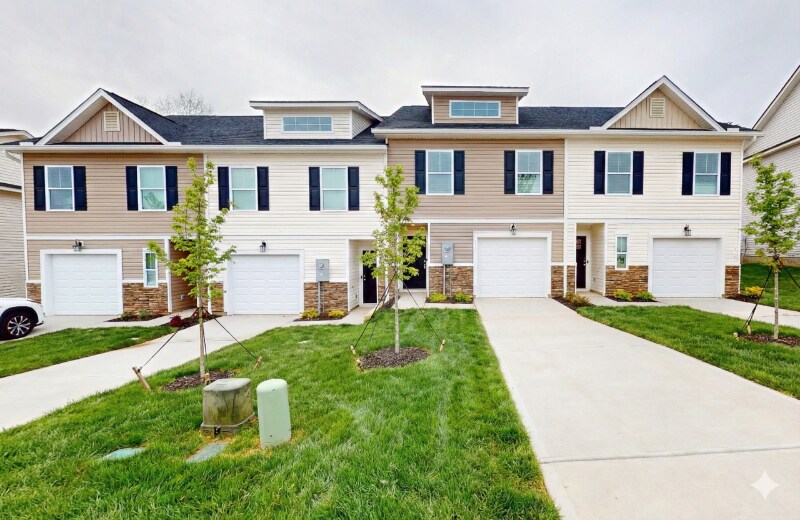 Building Photo - 1422 Champions Rst Rd