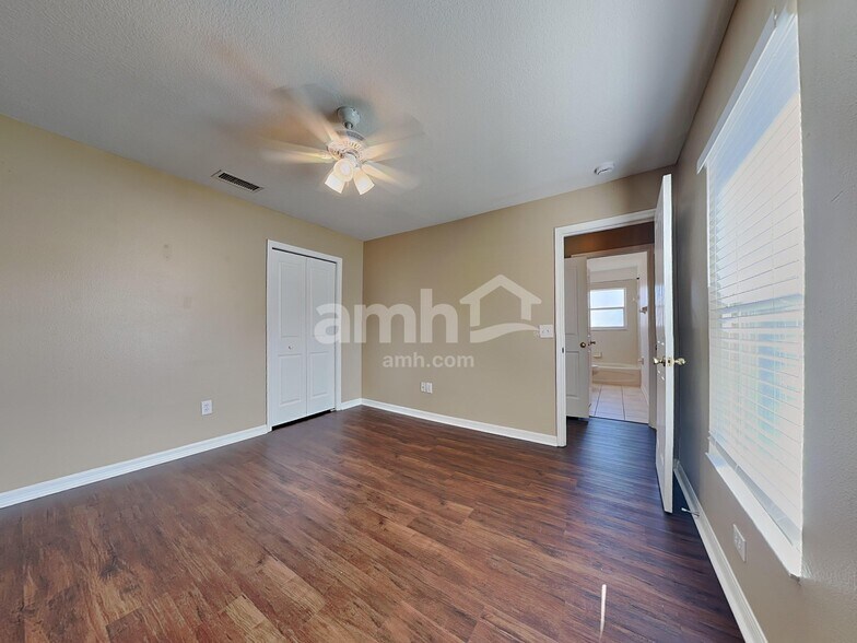 Building Photo - 1531 Kish Blvd