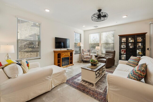 Building Photo - 5100 E Rancho Paloma Dr