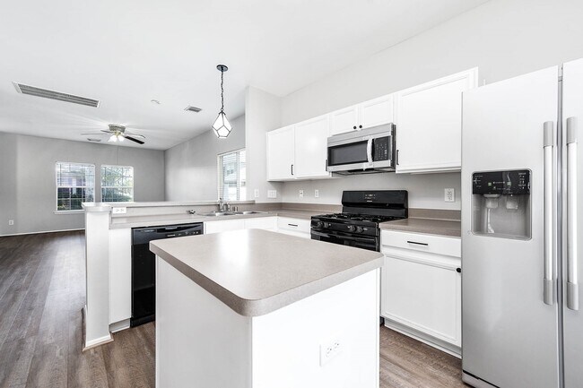 Building Photo - 1561 Nichole Woods Dr