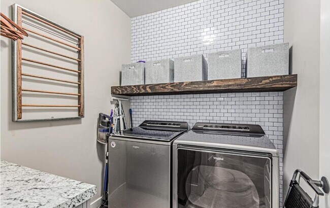 Building Photo - 5059 N 183rd Ln