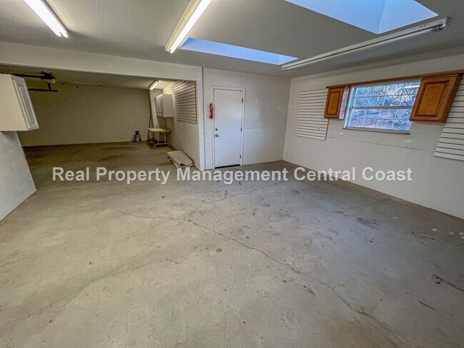 Building Photo - 1790 Martingale Ave