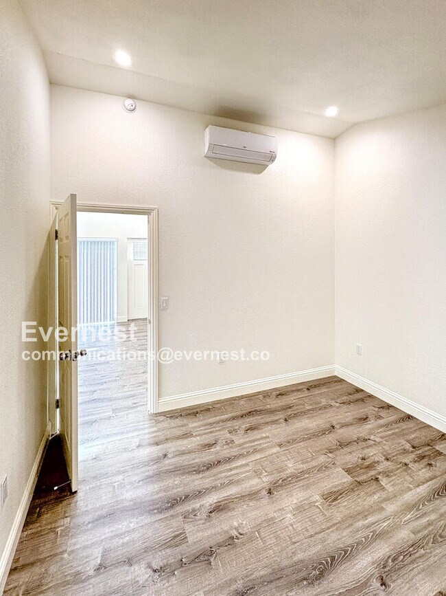 Building Photo - 1408 Sieta Ct