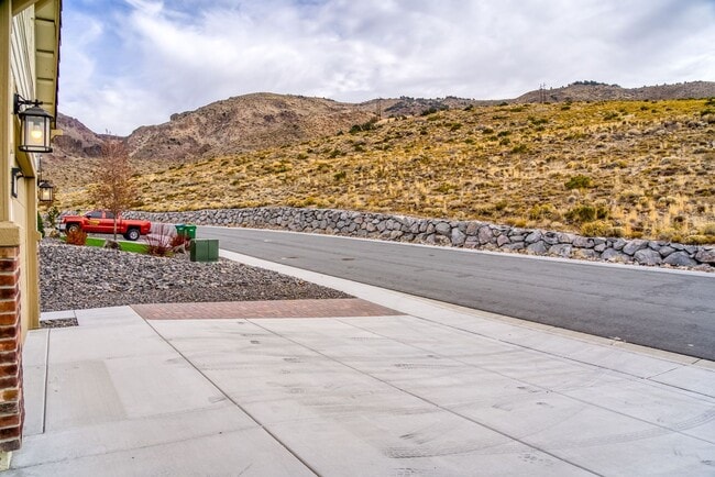 Building Photo - Panoramic views of the valley with a modern updated home!