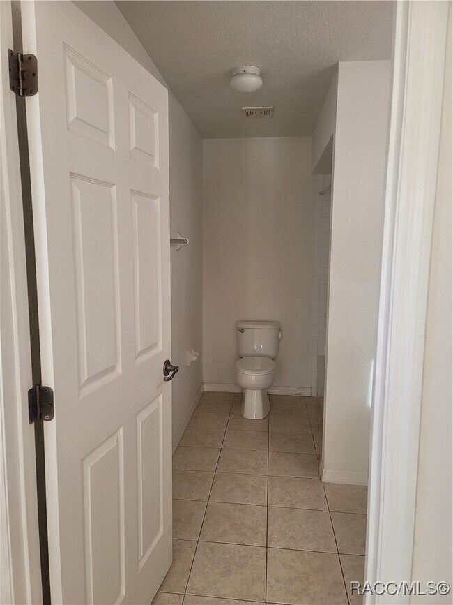 Building Photo - 2122 SW 153rd Loop