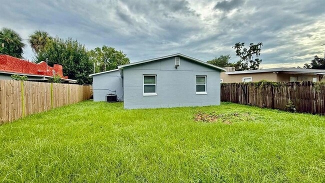 Building Photo - 1511 Mabbette St