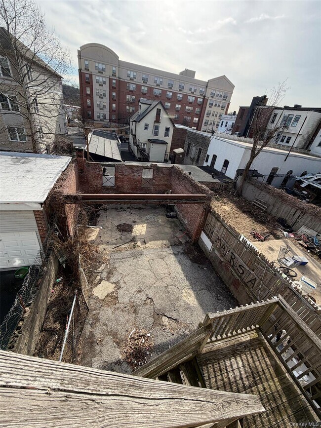 Building Photo - 4 Ritters Ln