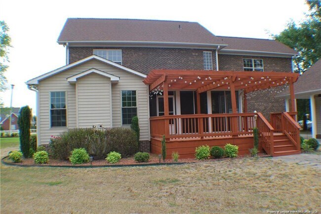 Building Photo - 845 Log Cabin Dr