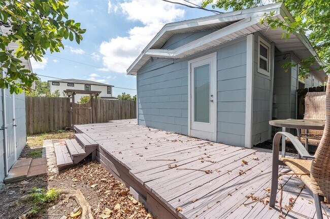 Building Photo - 1101 28th St N