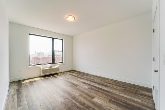 Building Photo - 400 69th St