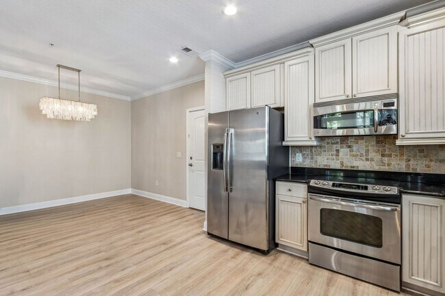 Building Photo - Coastal Luxury Townhome in Gated Amelia Island Community with Elevator & Garage