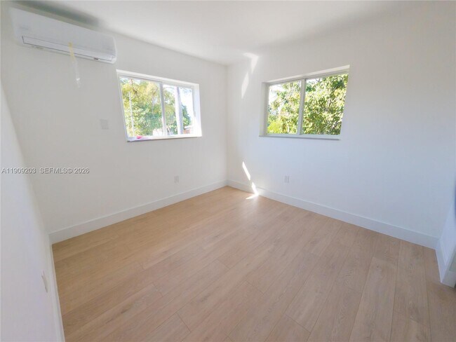 Building Photo - 2000 NW 29th St