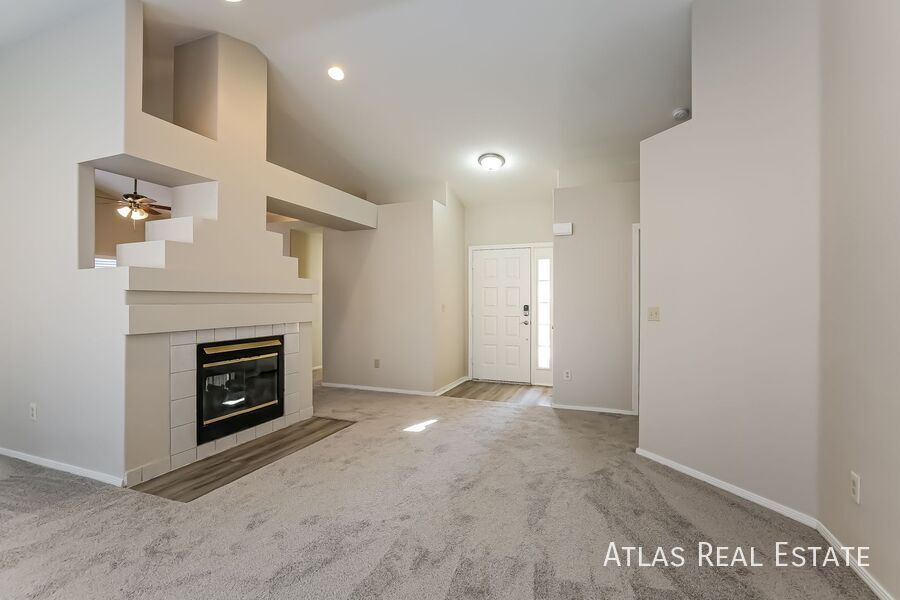 Building Photo - 5808 Ventana Dr
