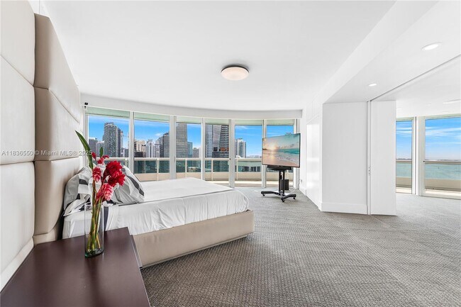 Building Photo - 1643 Brickell Ave