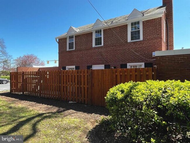 Building Photo - 4401 Arlington Blvd