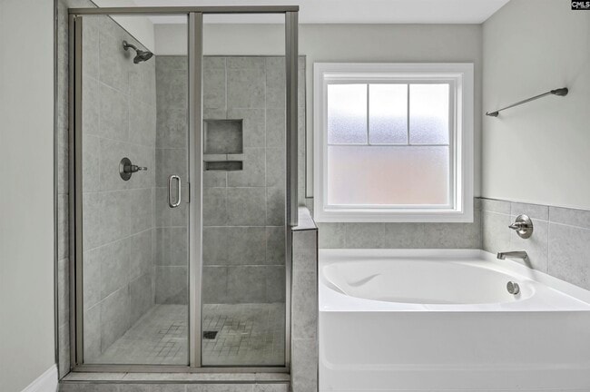 Building Photo - 825 Hidden Point Dr