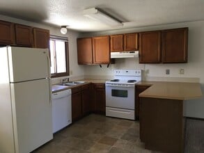 Building Photo - 4914-4920 Basswood Drive